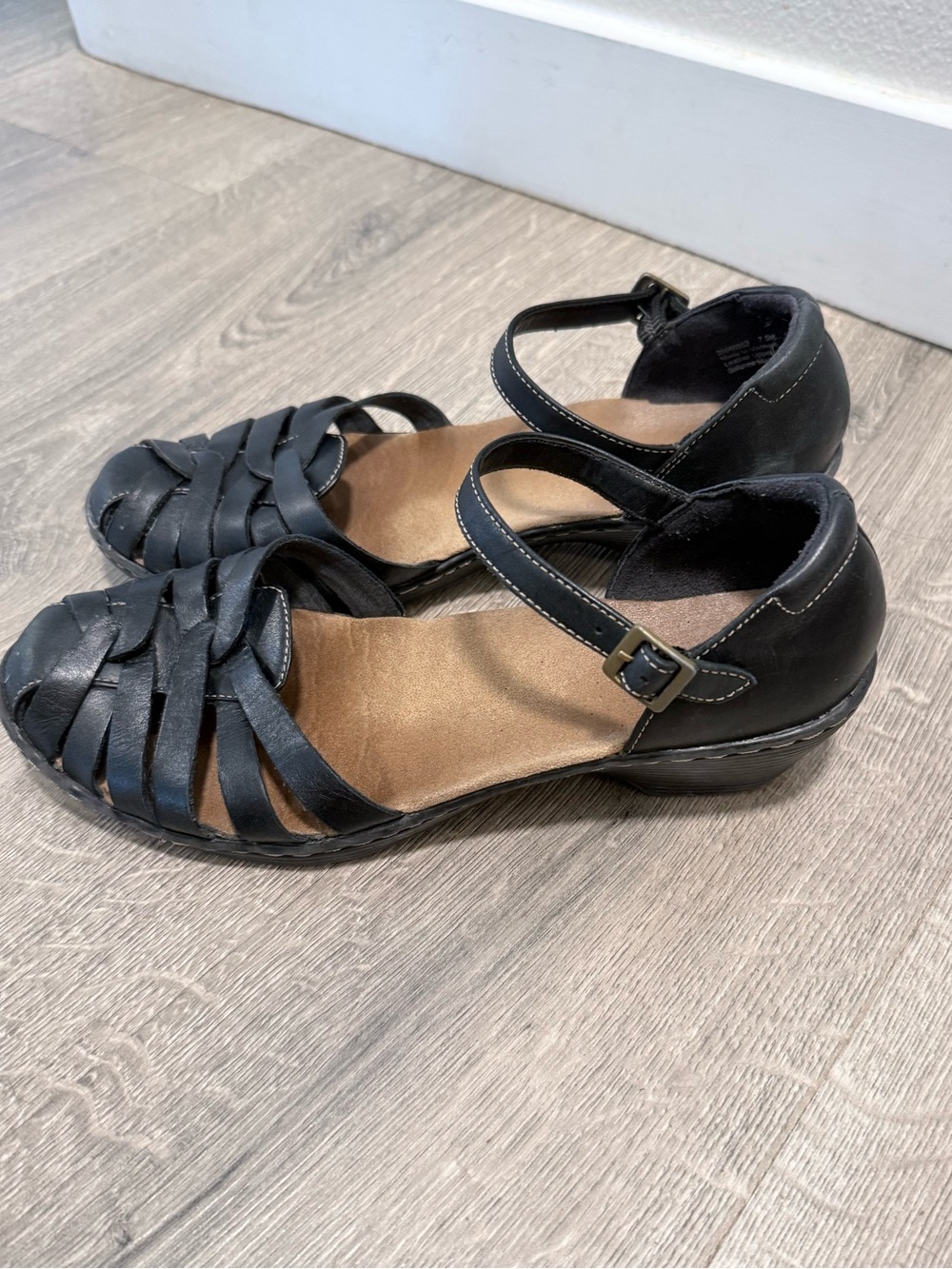 Clarks Black Leather Woven Mary Jane Mules - Picture 2 of 6